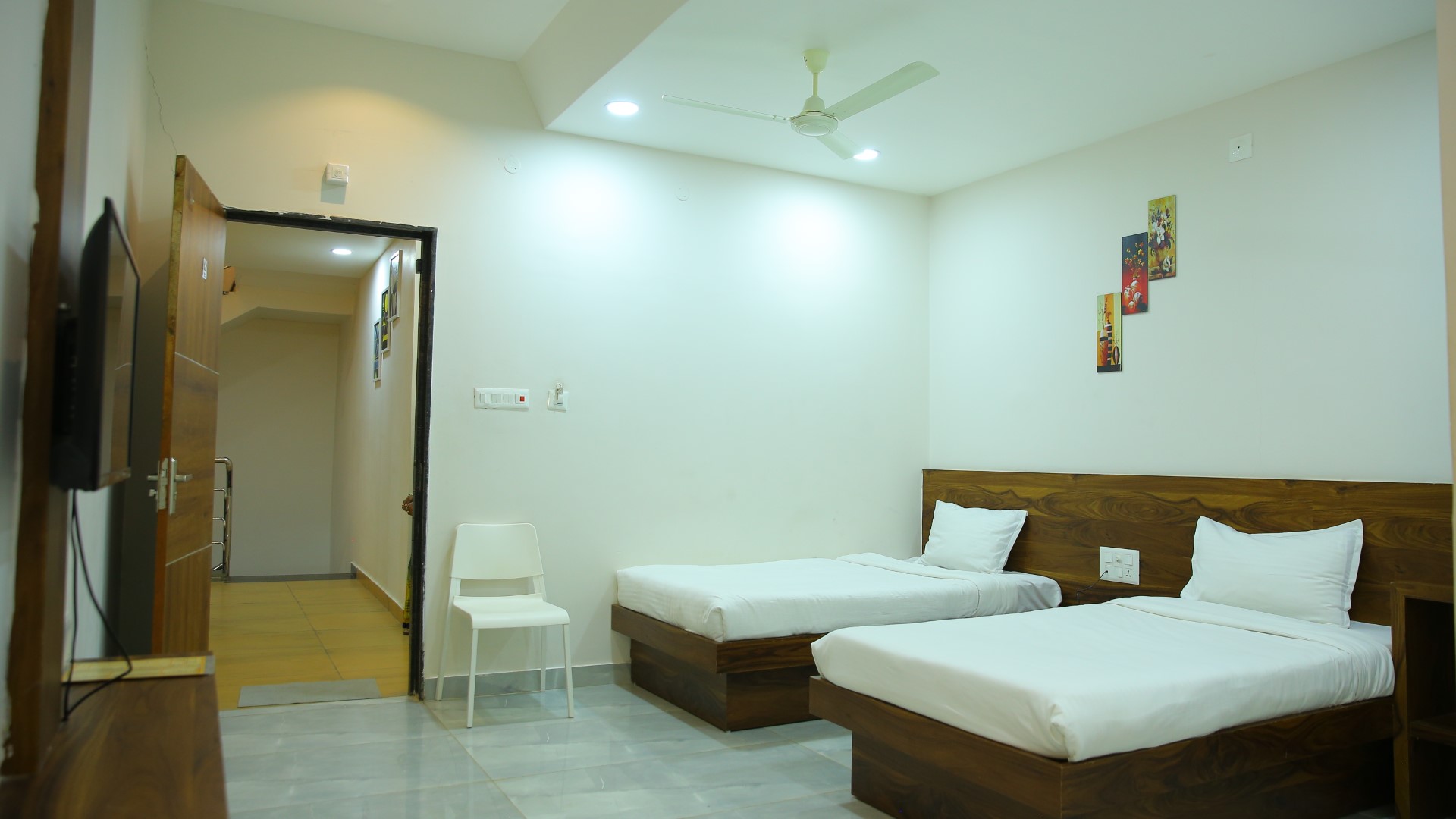 Hotel LK Inn Slider 1