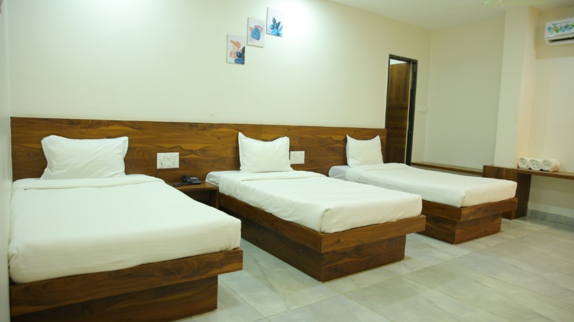 Hotel LK Inn Slider 1